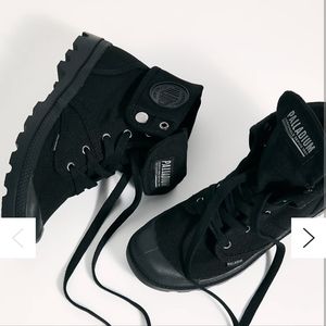 Black and Grey Palladium Baggy Foldover High Tops - 6.5 and black stretch laces
